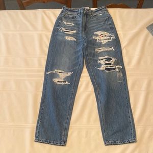 American eagle Mom straight Jean size 4